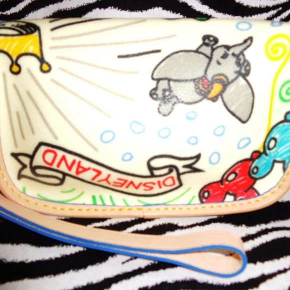Dooney & Bourke | Bags | Dooney And Bourke Disney Sketch  VINTAGE & RETIRED DOONEY & BOURKE 1st DISNEY SKETCH PATTERN WRISTLET OR CLUTCH!